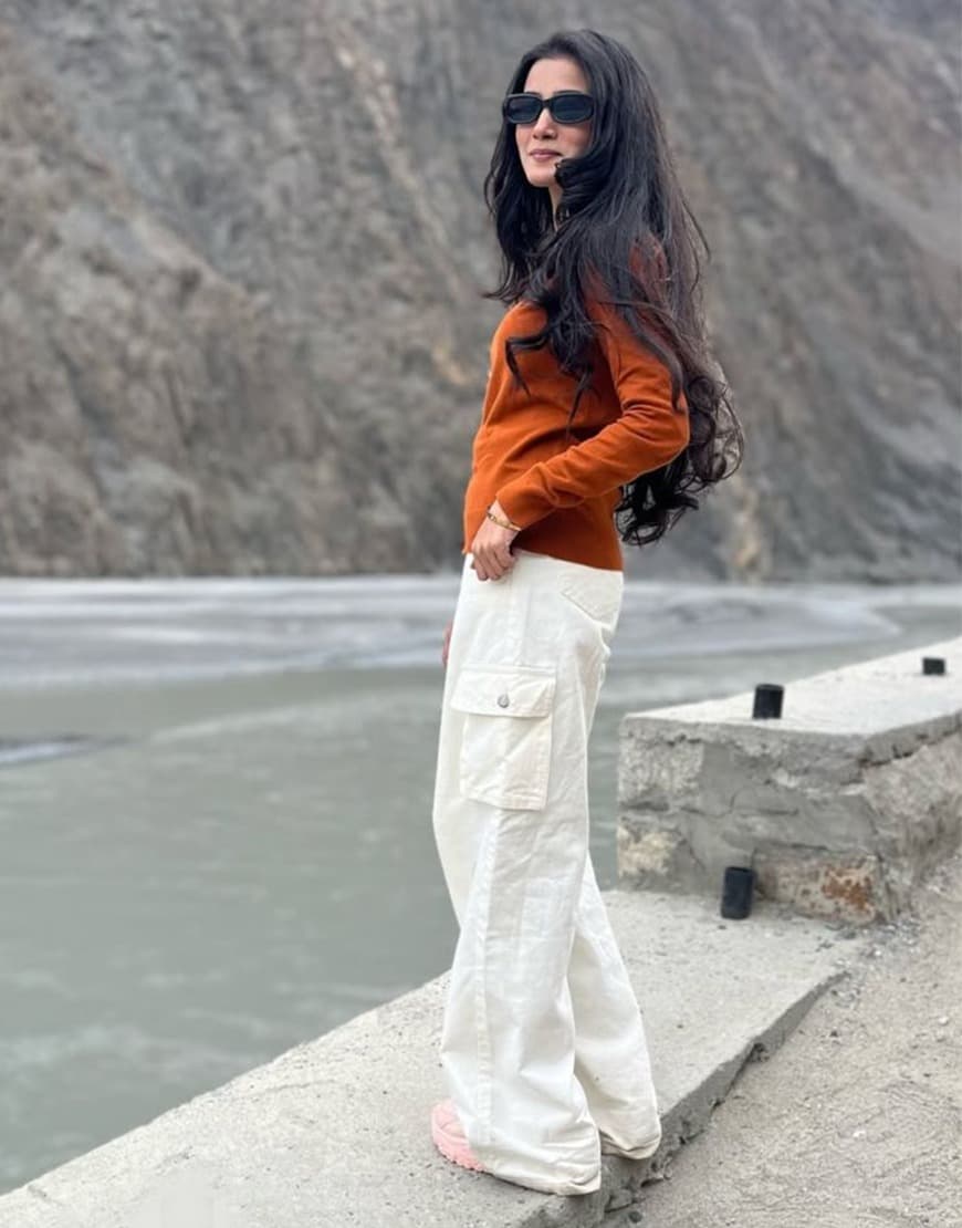 High Rise Wide Leg Cargo Jeans White